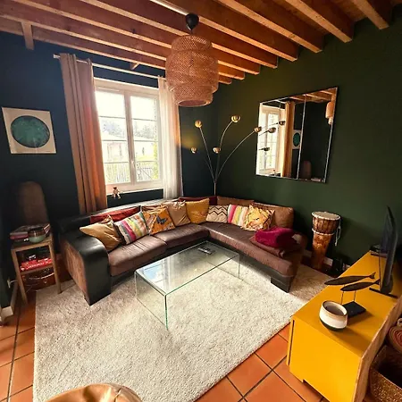 Holiday home Maison Entre Ocean Et Campagne Avec Jacuzzi Saint-Vivien-de-Medoc