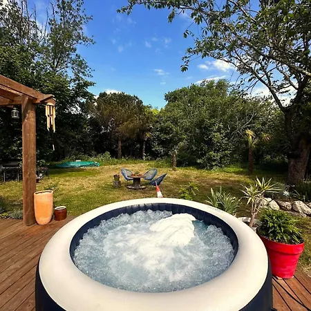 Holiday home Maison Entre Ocean Et Campagne Avec Jacuzzi